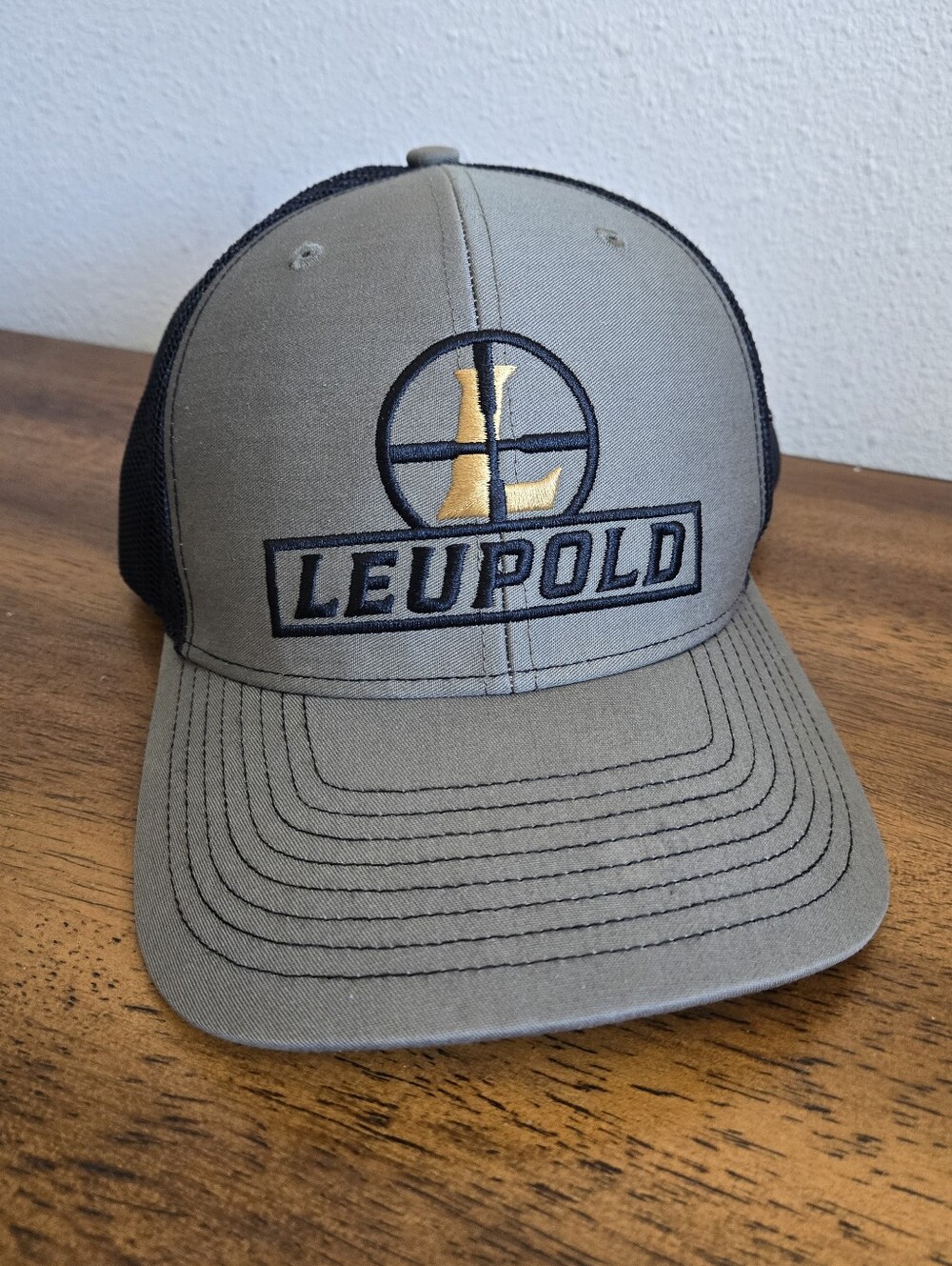 Leupold Reticle Trucker Hat Adjustable Snapback Scope Logo Loden Green & Black